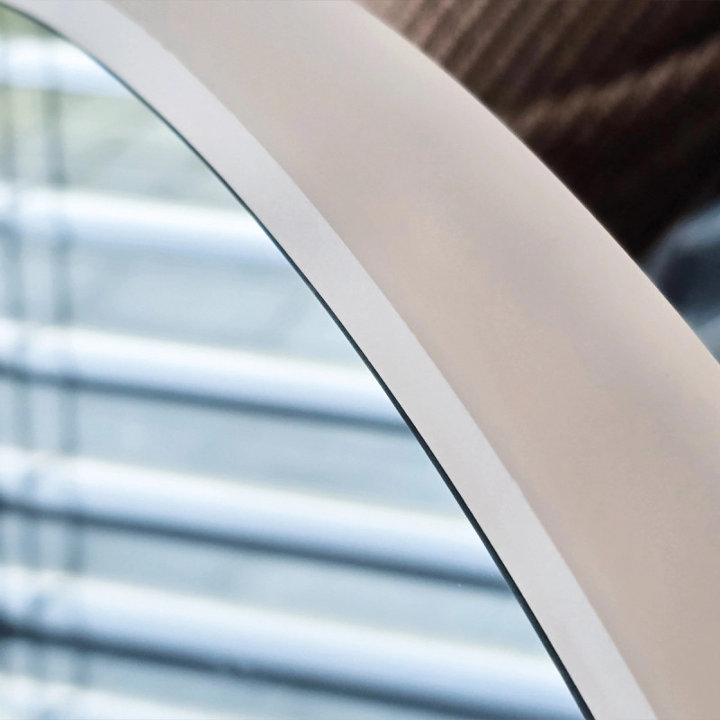 "<h2><span>TONDO - the mirror that thinks for you<br /></span></h2><p><span>The TONDO LED mirror by Corsan is a technologically 