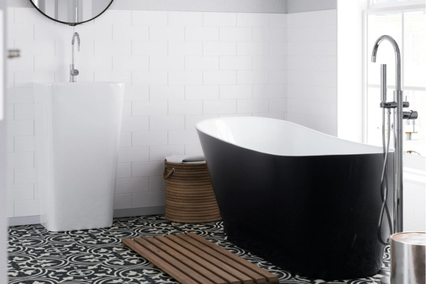 Czarna wanna wolnostojąca – trend czy klasyka?